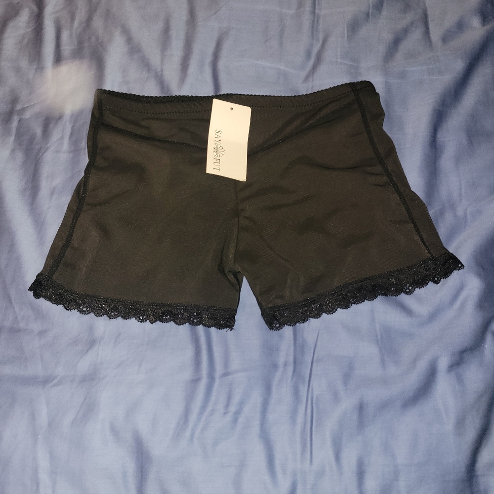 Butt-lifting shorts